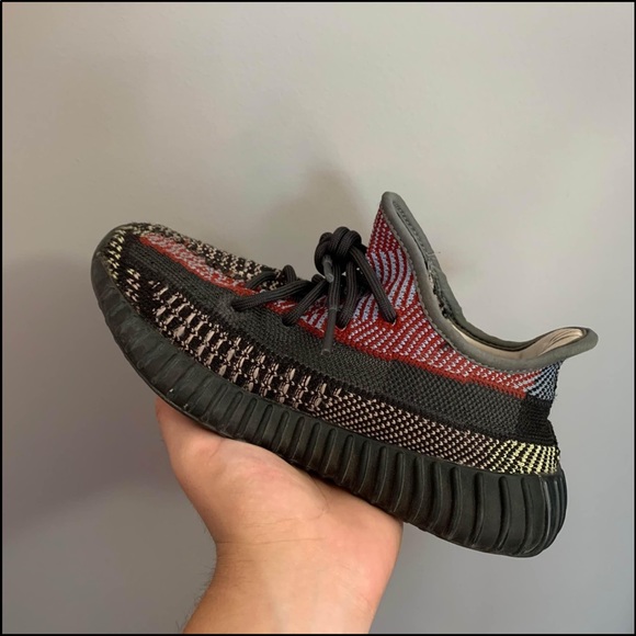 Authentic non-reflective yeezy yecheils - Picture 4 of 6